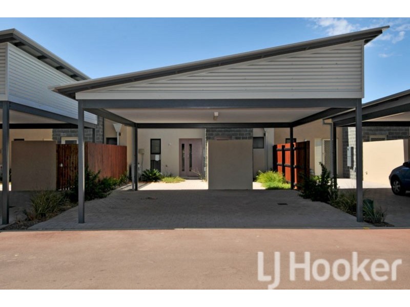 8 Golfers Retreat, Halls Head WA 6210