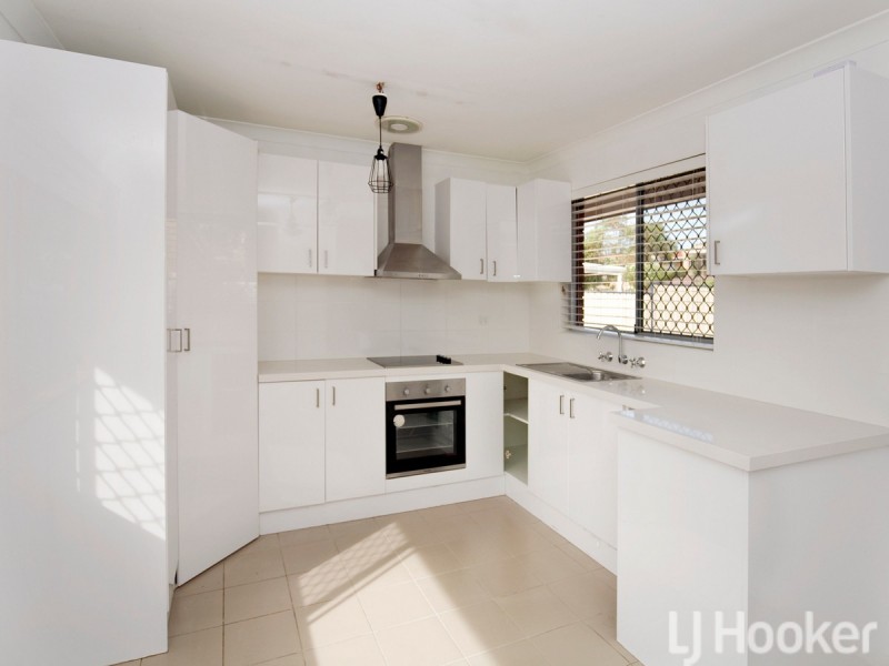 22 Scrivener Place, Halls Head WA 6210