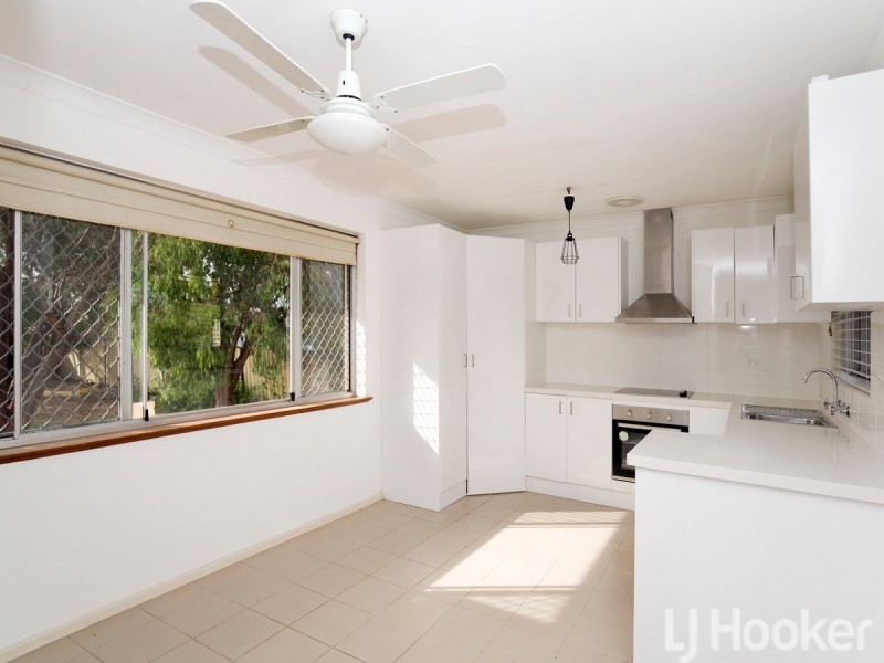 22 Scrivener Place, Halls Head WA 6210