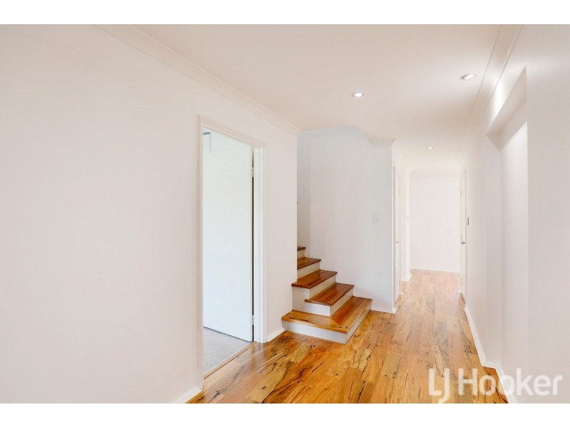 22 Sugarwood Terrace, Halls Head WA 6210