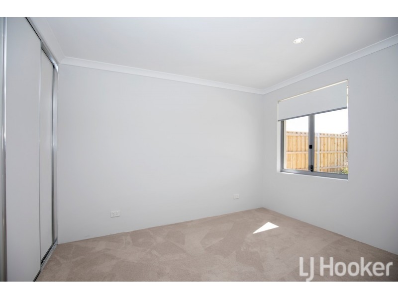 22 Sugarwood Terrace, Halls Head WA 6210