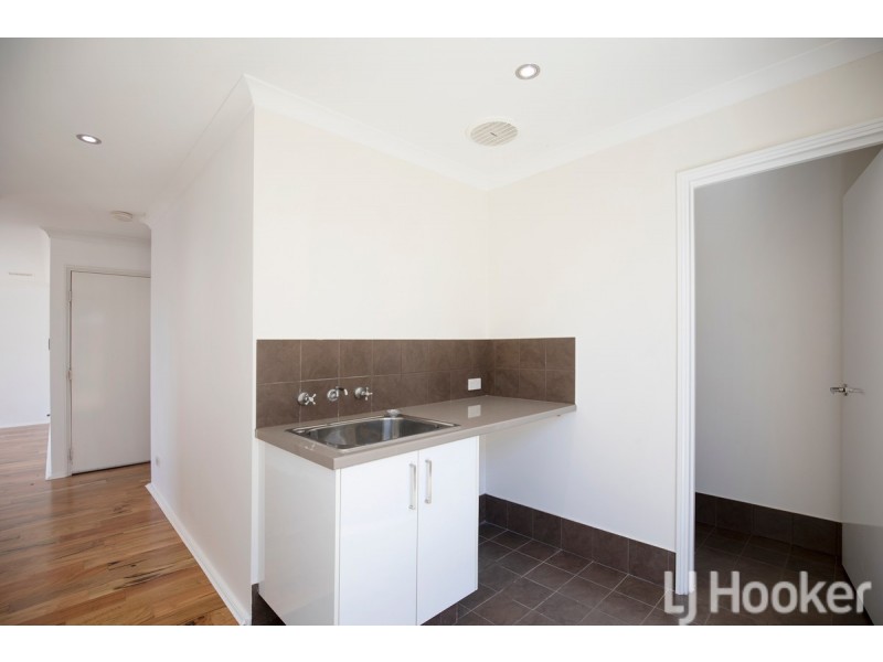 22 Sugarwood Terrace, Halls Head WA 6210