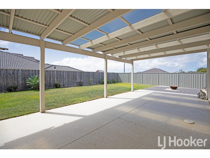 22 Sugarwood Terrace, Halls Head WA 6210