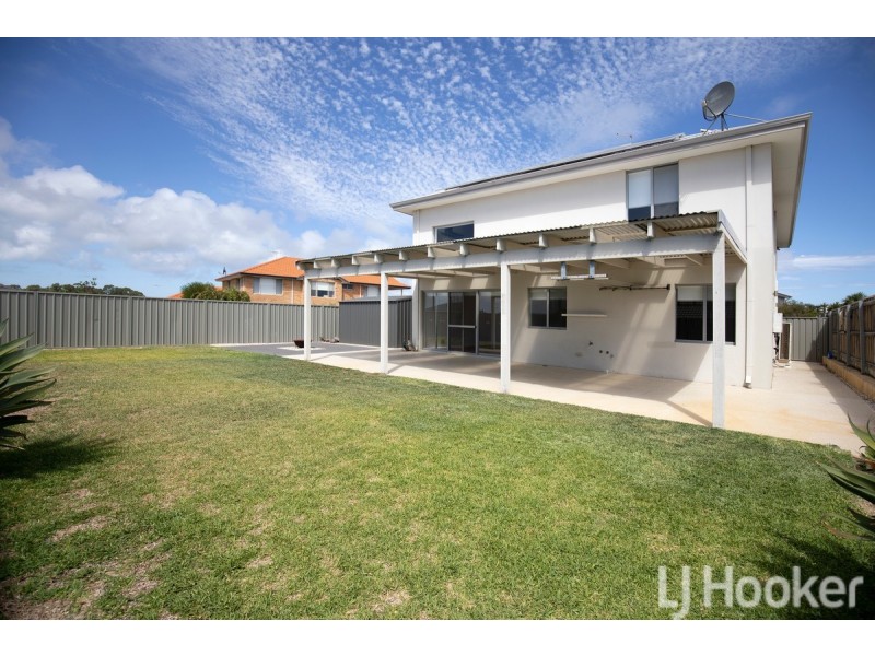 22 Sugarwood Terrace, Halls Head WA 6210