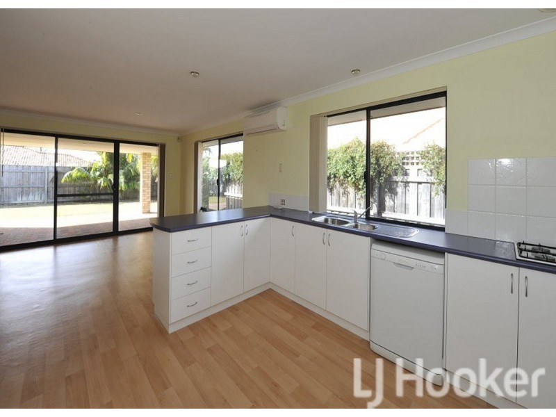 14 Whitegum Pass, Halls Head WA 6210