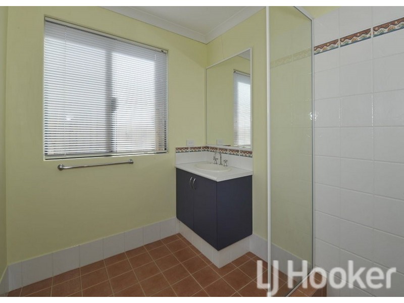 14 Whitegum Pass, Halls Head WA 6210