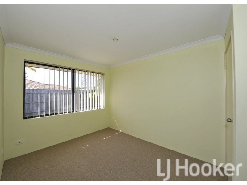14 Whitegum Pass, Halls Head WA 6210