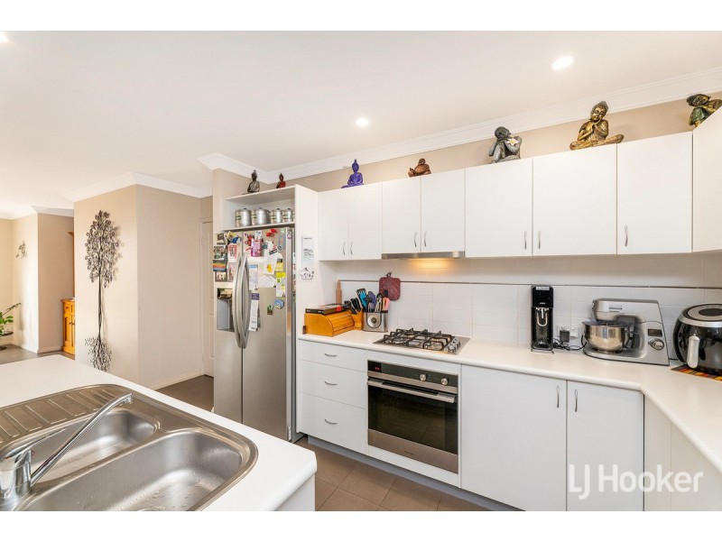 20 Zamia Loop, Wannanup WA 6210