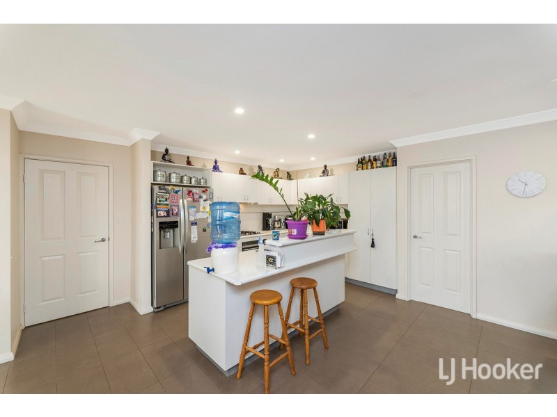 20 Zamia Loop, Wannanup WA 6210