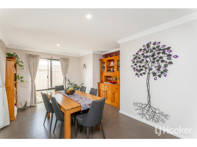 20 Zamia Loop, Wannanup WA 6210