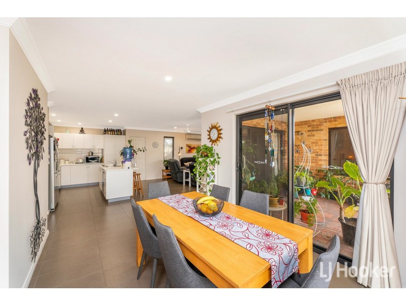 20 Zamia Loop, Wannanup WA 6210