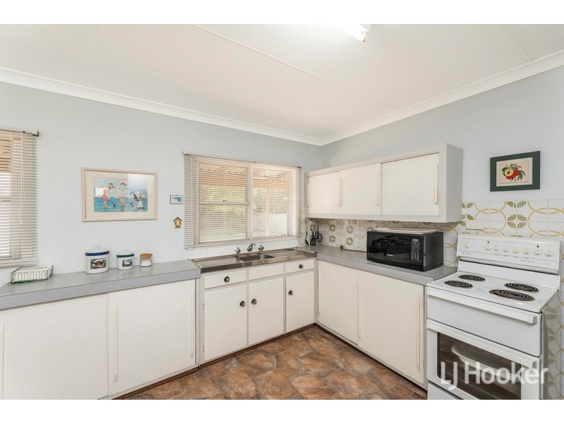 43 Loxton Street, Dudley Park WA 6210