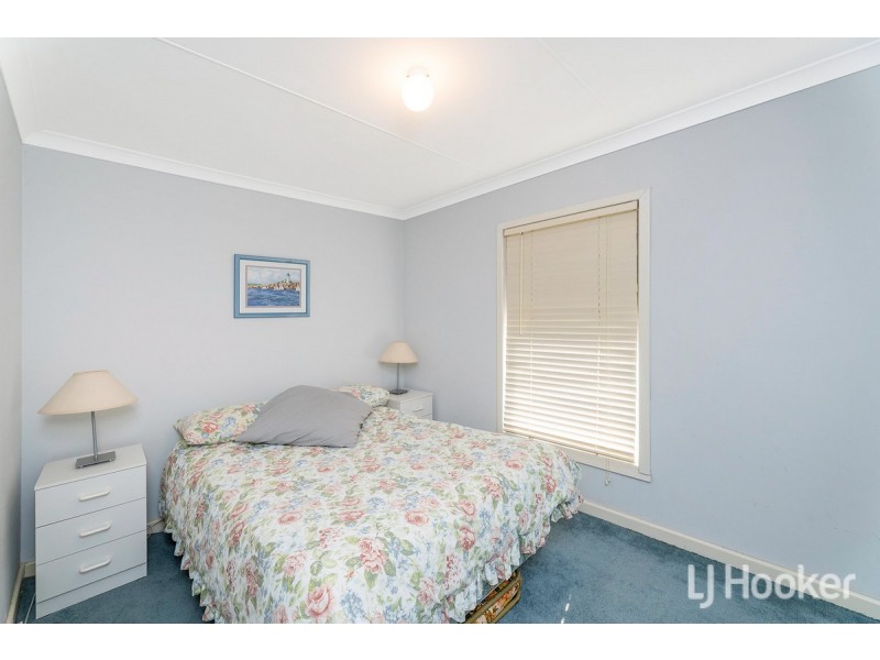 43 Loxton Street, Dudley Park WA 6210