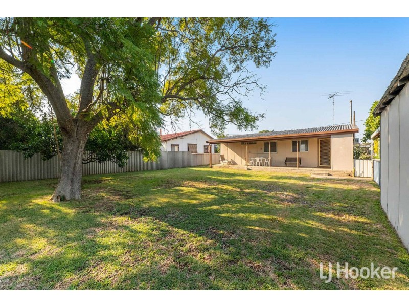 43 Loxton Street, Dudley Park WA 6210