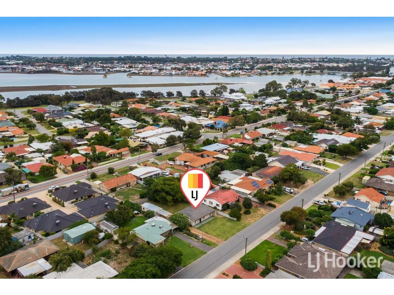 43 Loxton Street, Dudley Park WA 6210