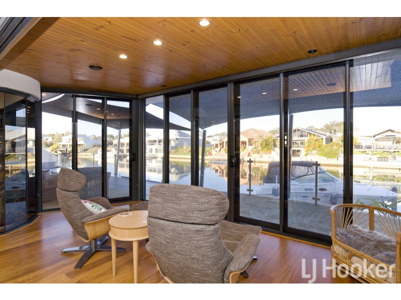 15 Ragamuffin Point, Halls Head WA 6210