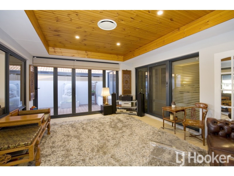 15 Ragamuffin Point, Halls Head WA 6210