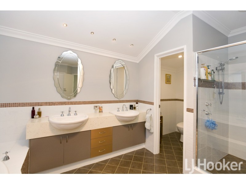 15 Ragamuffin Point, Halls Head WA 6210