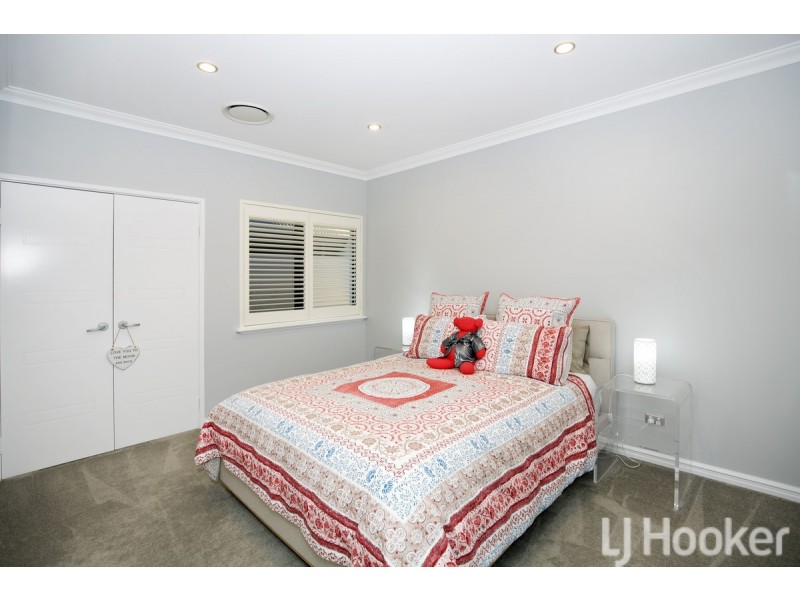 15 Ragamuffin Point, Halls Head WA 6210