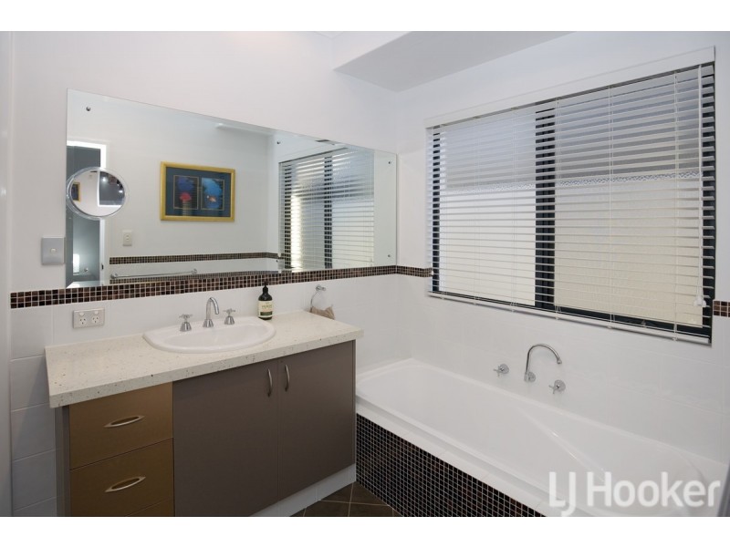 15 Ragamuffin Point, Halls Head WA 6210