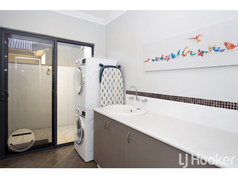 15 Ragamuffin Point, Halls Head WA 6210