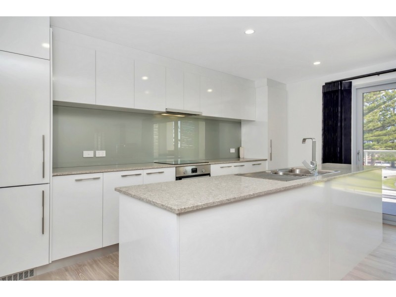15/150 Boardwalk Boulevard, Halls Head WA 6210