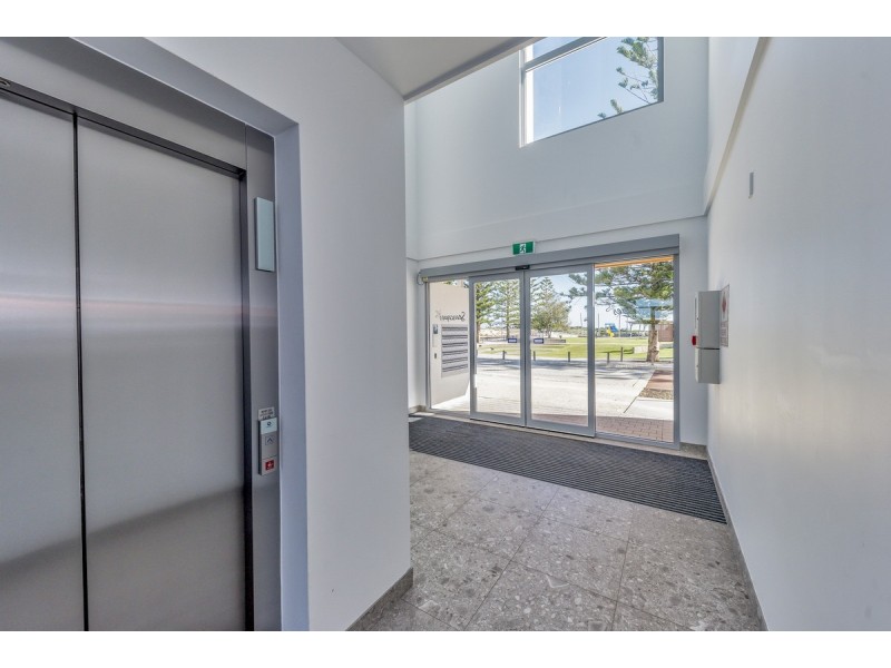 15/150 Boardwalk Boulevard, Halls Head WA 6210