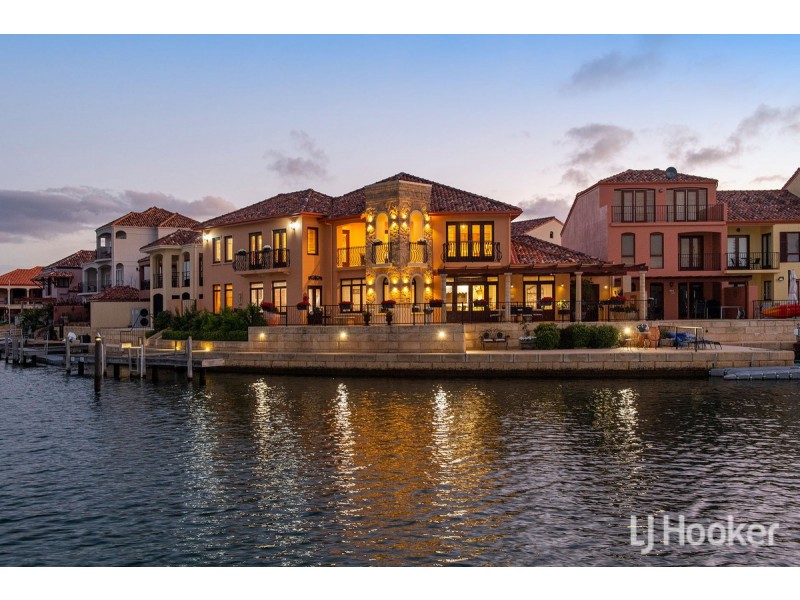 110/18 port Quays, Wannanup WA 6210