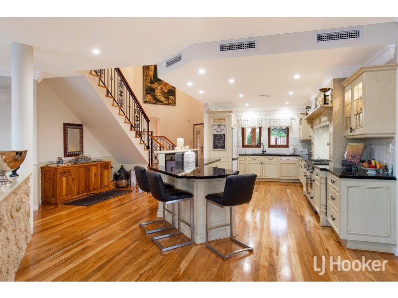 110/18 port Quays, Wannanup WA 6210