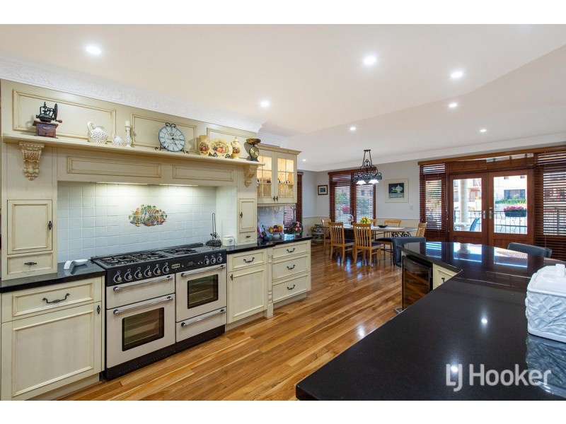 110/18 port Quays, Wannanup WA 6210