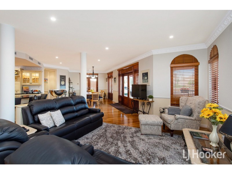 110/18 port Quays, Wannanup WA 6210