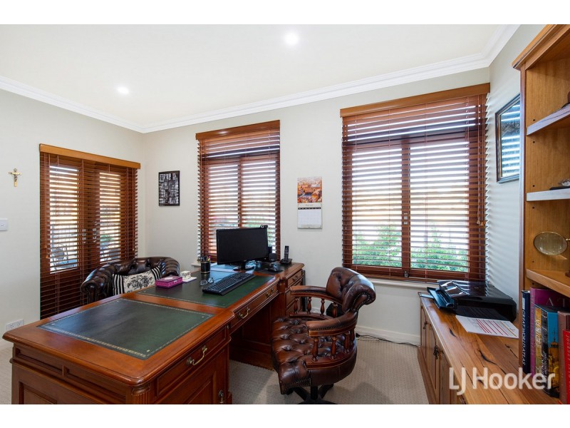 110/18 port Quays, Wannanup WA 6210