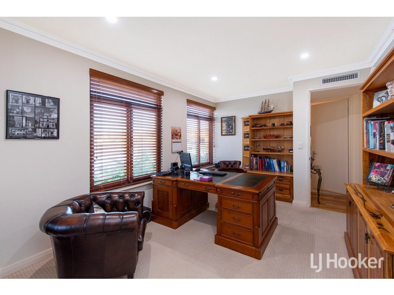 110/18 port Quays, Wannanup WA 6210