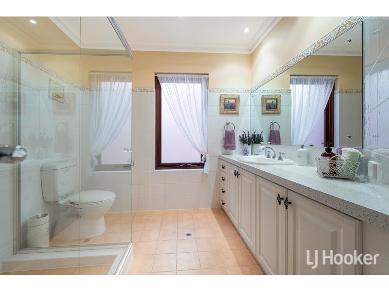 110/18 port Quays, Wannanup WA 6210