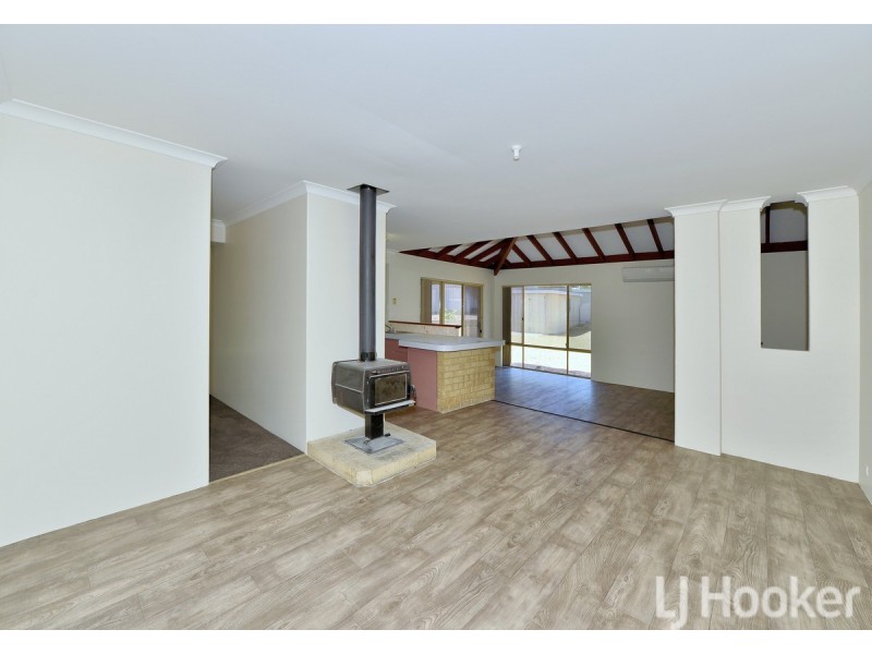 4 Camellia Court, Halls Head WA 6210
