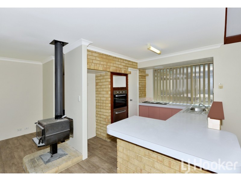 4 Camellia Court, Halls Head WA 6210