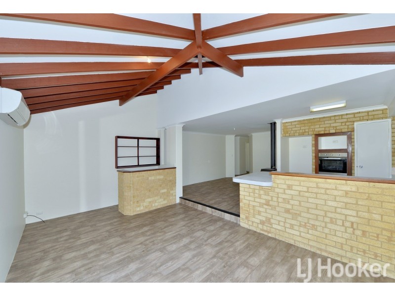 4 Camellia Court, Halls Head WA 6210
