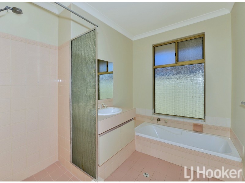 4 Camellia Court, Halls Head WA 6210