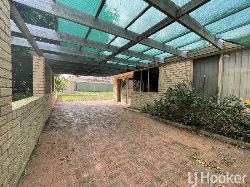 4 Camellia Court, Halls Head WA 6210