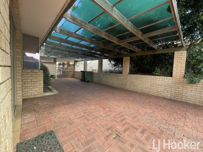 4 Camellia Court, Halls Head WA 6210
