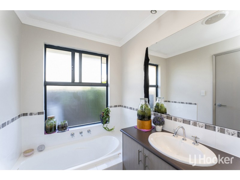29 Richview Ramble, Wannanup WA 6210