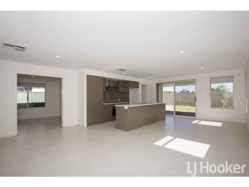 25 Coquette Pass, Dudley Park WA 6210