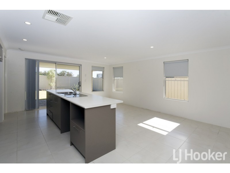 25 Coquette Pass, Dudley Park WA 6210