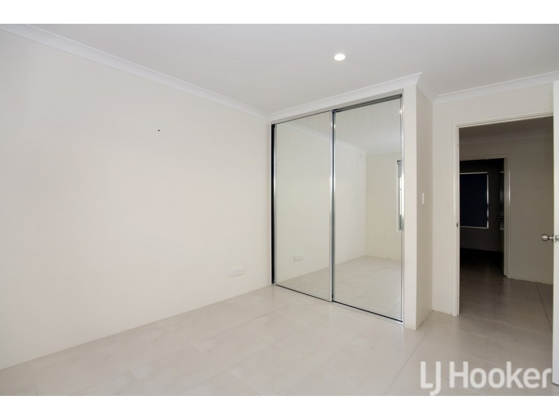 25 Coquette Pass, Dudley Park WA 6210