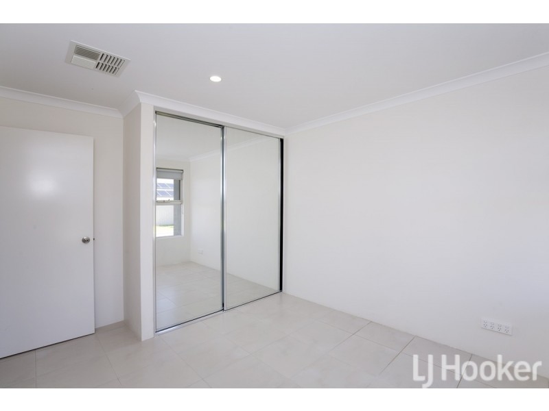 25 Coquette Pass, Dudley Park WA 6210