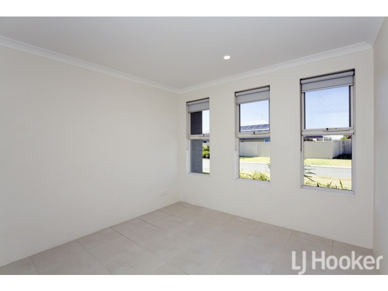 25 Coquette Pass, Dudley Park WA 6210