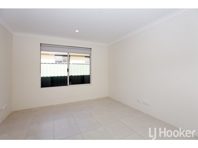 25 Coquette Pass, Dudley Park WA 6210