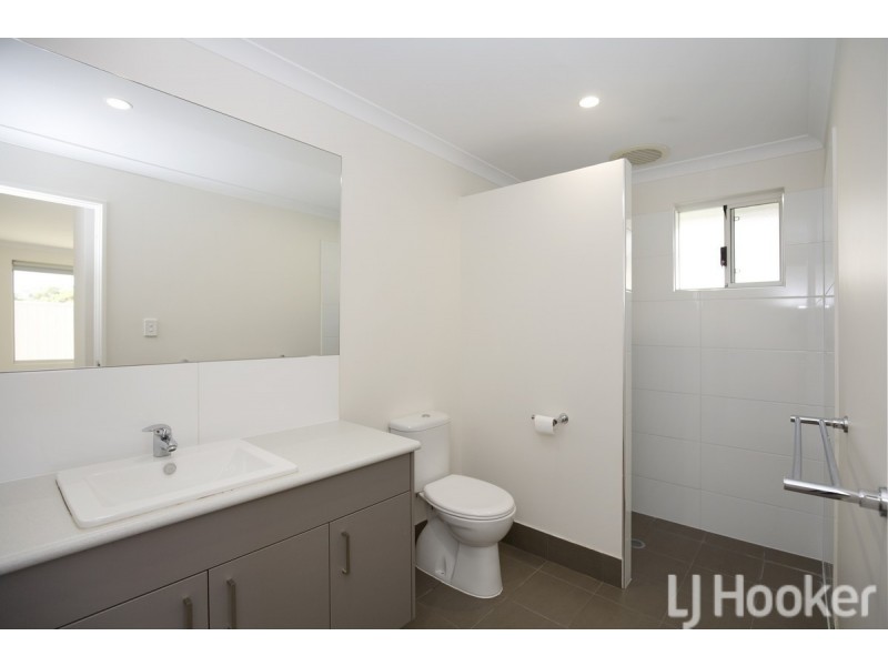 25 Coquette Pass, Dudley Park WA 6210