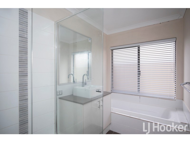 25 Waterview Way, Singleton WA 6175