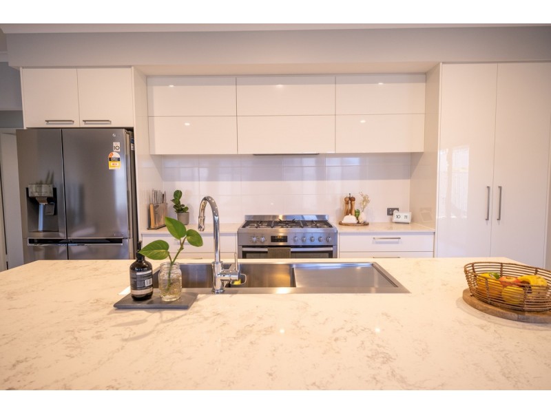 44 Bradley Street, Lakelands WA 6180